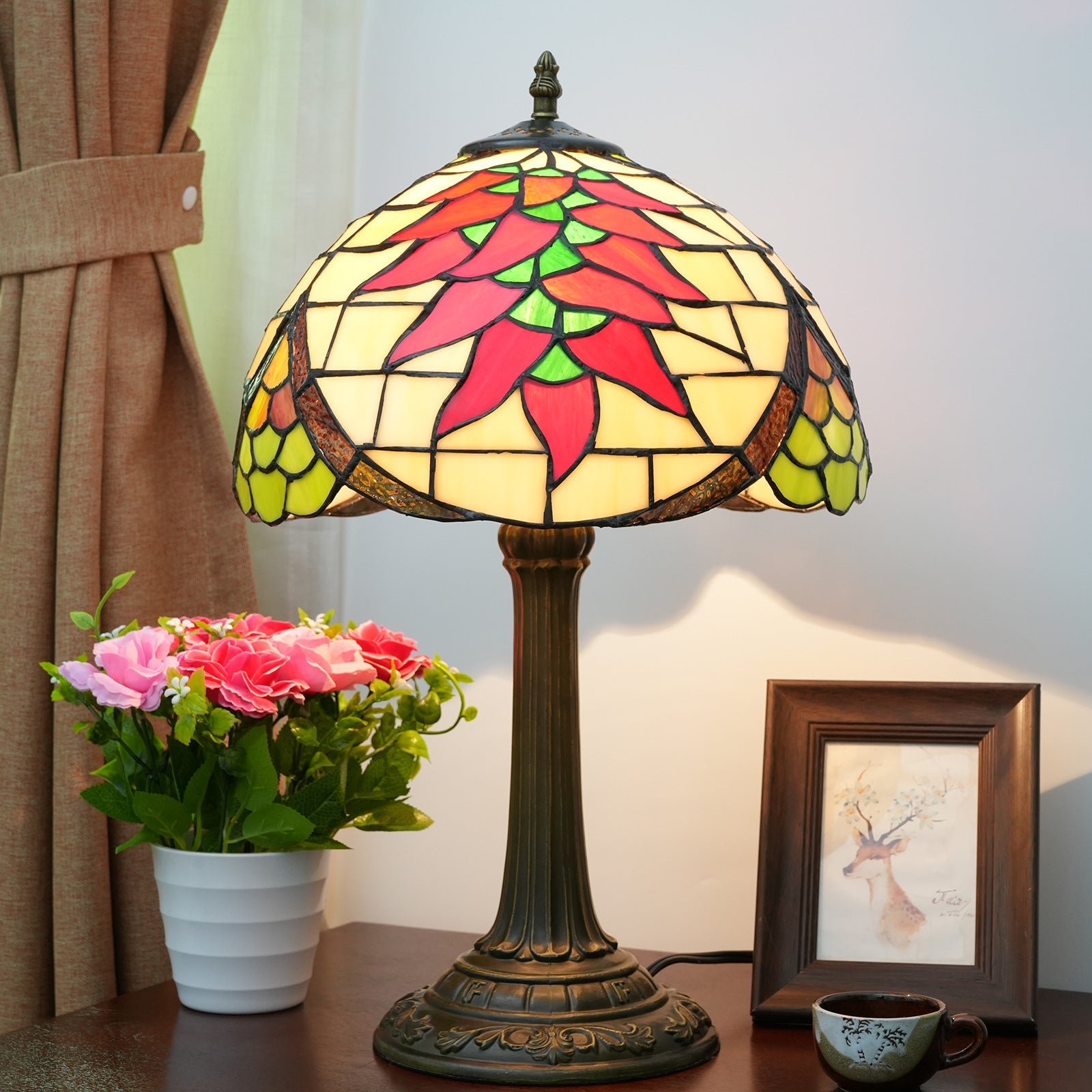 01-828e1a5a-15ae-44b9-ad92-2f82b92e4333.jpg Traditional Tiffany Stained Glass Capsicum Round Shade 1-Light Table Lamp For Study - Image 1