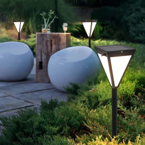 Outdoor Waterproof 2.6w LED Modern Solar Pathway Lights Post Lights - Image 9