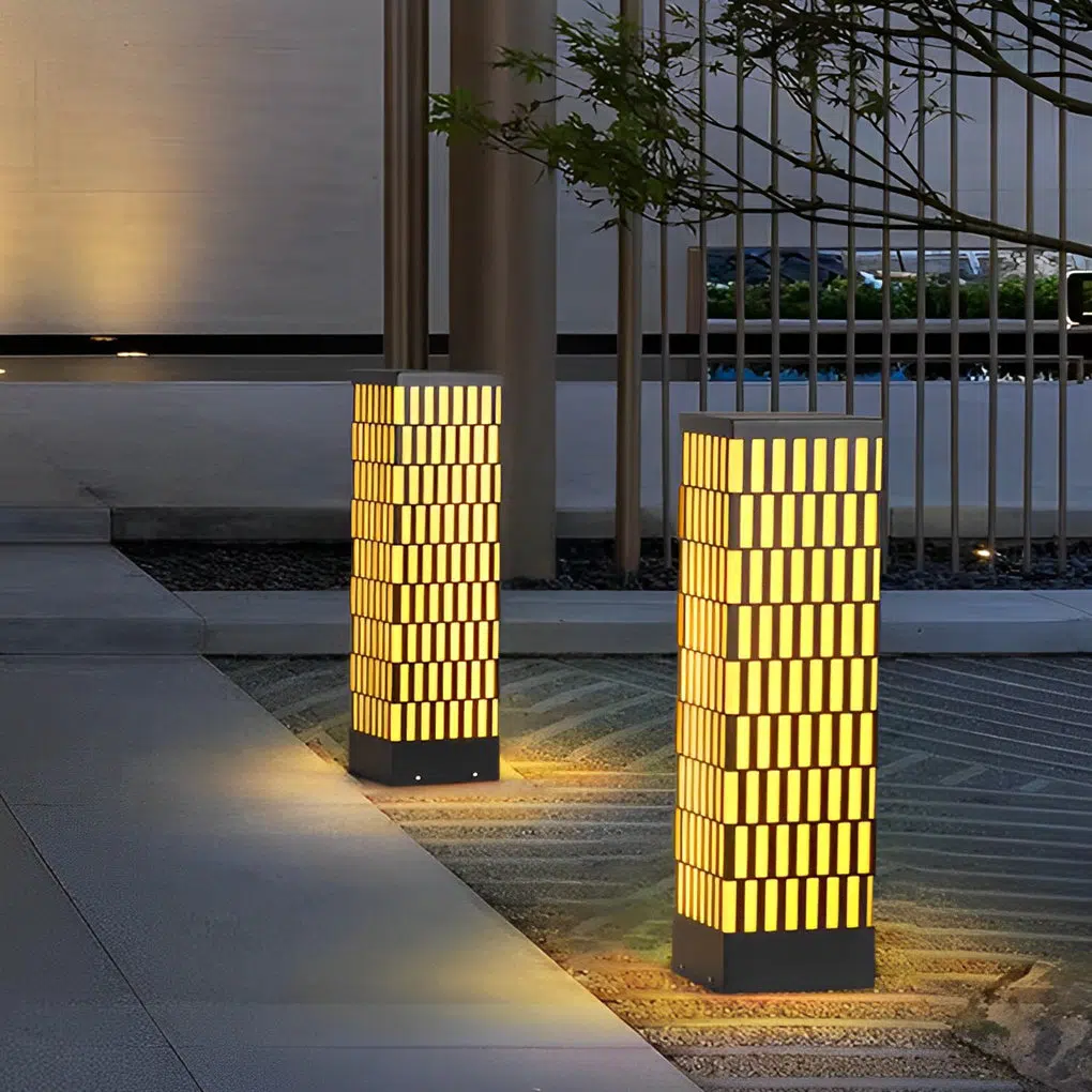 11-19e0afe8-985f-464b-b215-354b51f1320f.jpg Retro Grid Designed Waterproof LED Black Modern Lawn Lamp Outdoor Lighting - Image 1