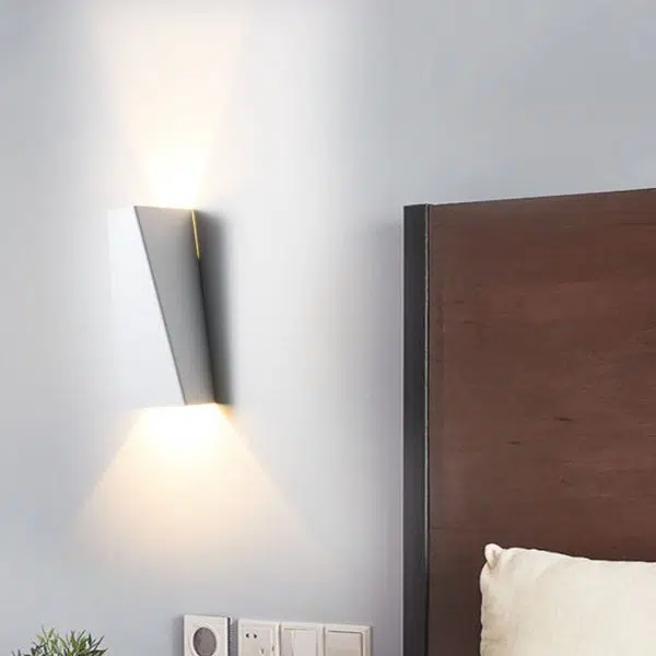 Modern Minimalist Brushed Aluminum Geometric Square LED Wall Sconce Lamp - Image 3