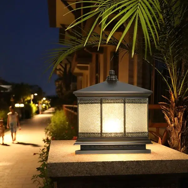 Intelligent Four Step Dimming Waterproof Retro Solar Fence Post Lights - Image 2