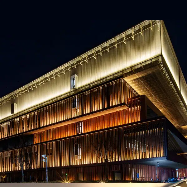 39.3-Inch Long 24V Linear LED Wall Washer - Image 5