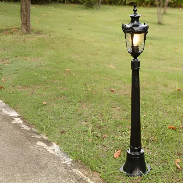 European-Style Waterproof Outdoor Lawn Lamp Elegant Pathway Lighting - Image 3