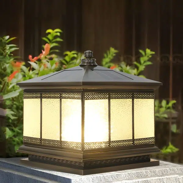 Intelligent Four Step Dimming Waterproof Retro Solar Fence Post Lights - Image 3