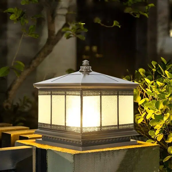 Intelligent Four Step Dimming Waterproof Retro Solar Fence Post Lights - Image 5