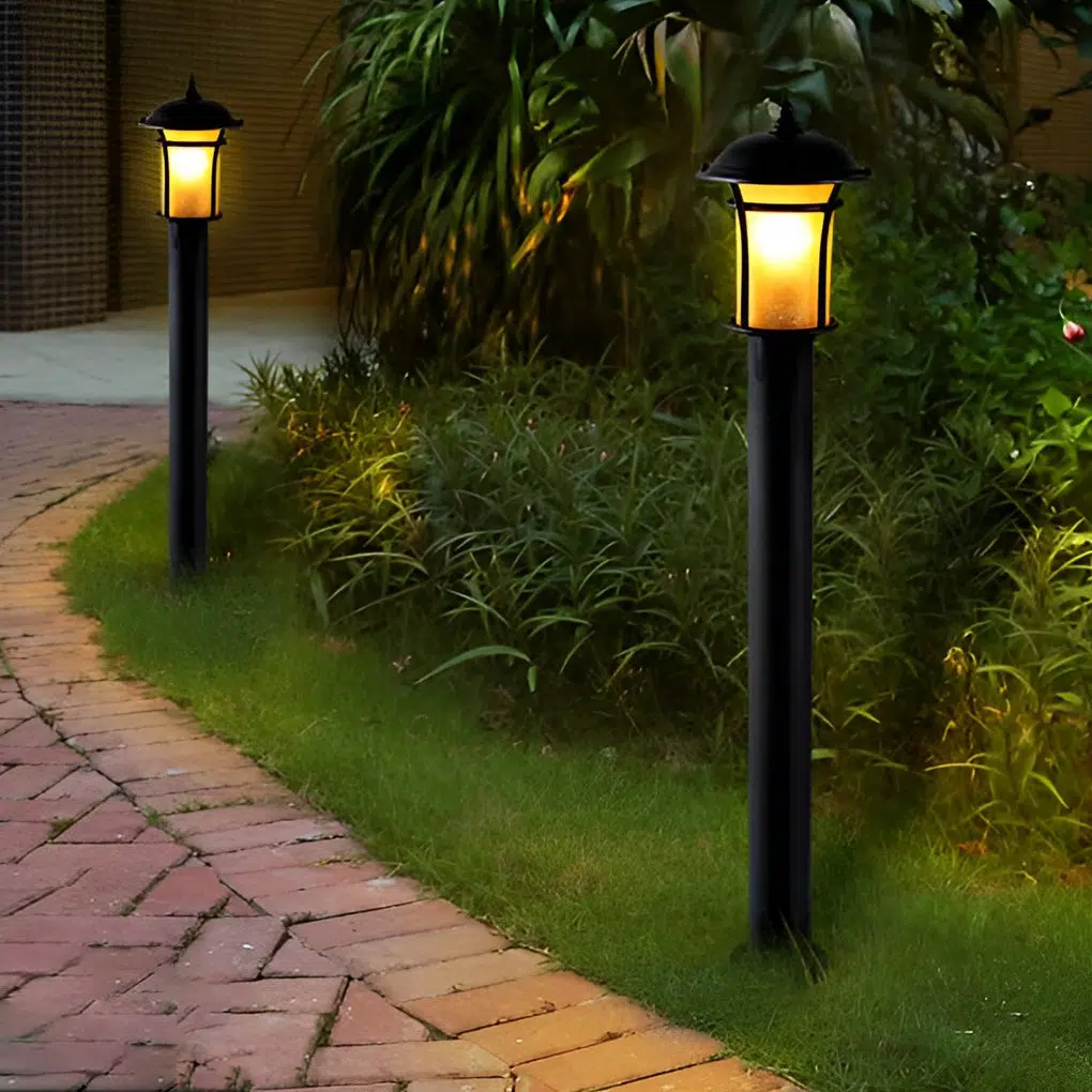 7-671c1114-87ca-4011-a684-1ea23c1e69e4.jpg Classic Old England-Style Waterproof LED Garden Lamp - Image 1