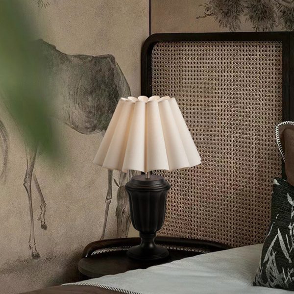 Traditional Vintage Fabric Flower Bouquet Shade Solid Wood 1-Light Table Lamp For Bedroom - Image 13