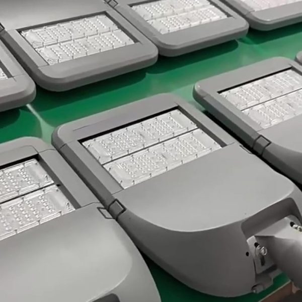 Contemporary Industrial Waterproof Aluminum PMMA Rectangular Street Lamp Shade LED Outdoor Light For Outdoor Patio - Image 21