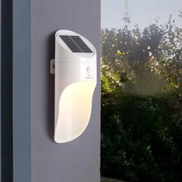 European Style Outdoor Solar LED Wall Lamp Eco-friendly Garden Lighting - Image 4