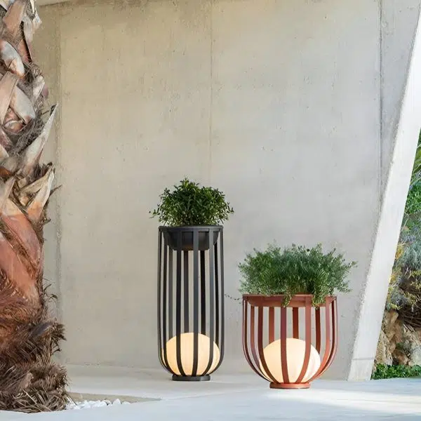 Industrial Solar Outdoor LED Floor Lantern Lamp with Tray - Image 5