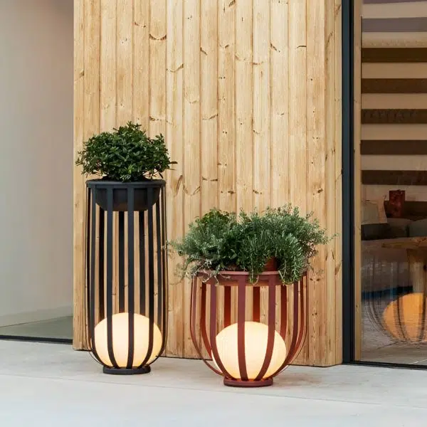 Industrial Solar Outdoor LED Floor Lantern Lamp with Tray - Image 3