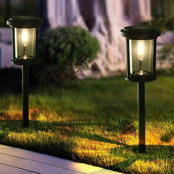 High Efficiency Solar LED Post Lights Modern Automatic Outdoor Pathway Lighting
