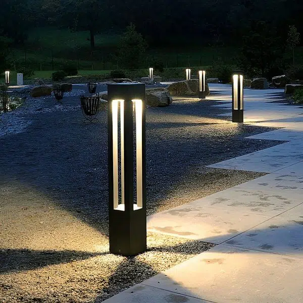Black Aluminum Garden Bollard LED 7W 4-Beam Lighting