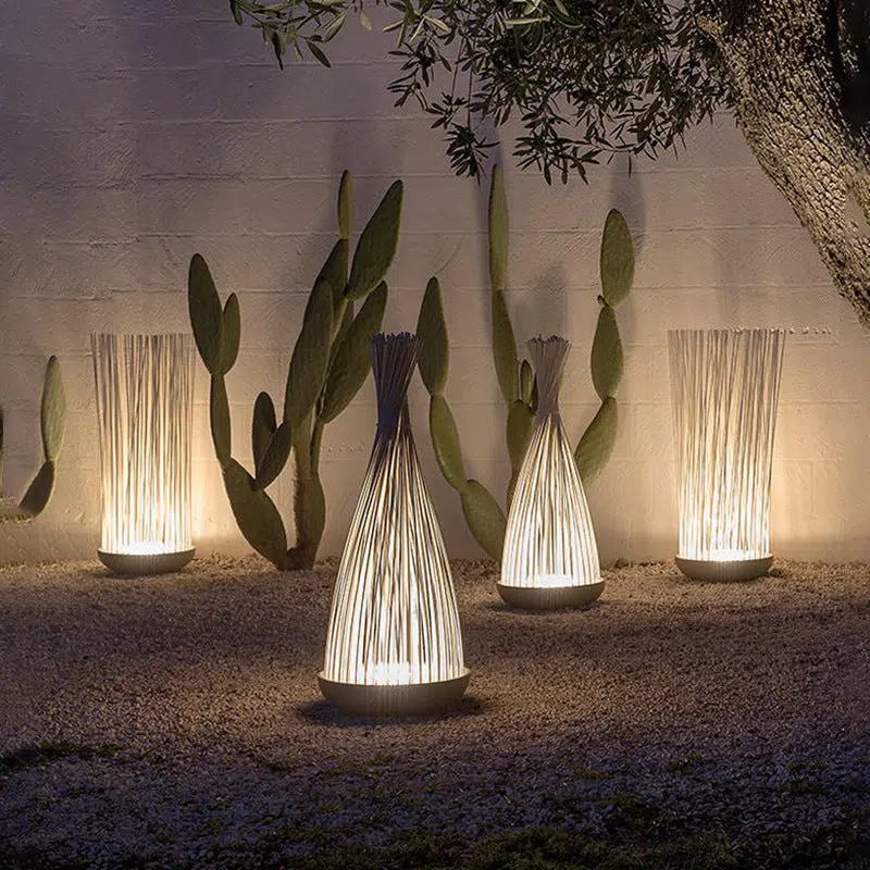 02-32f1b37b-171c-4371-b0e7-9ac948ea85e3.jpg Contemporary Creative Waterproof Stainless Steel Fiber Optics Fishtail Linear LED Landscape Light For Garden - Image 1