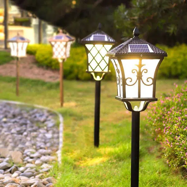 Traditional Chinese Solar Waterproof Aluminum Iron Glass Column LED Landscape Lighting Outdoor Light For Garden