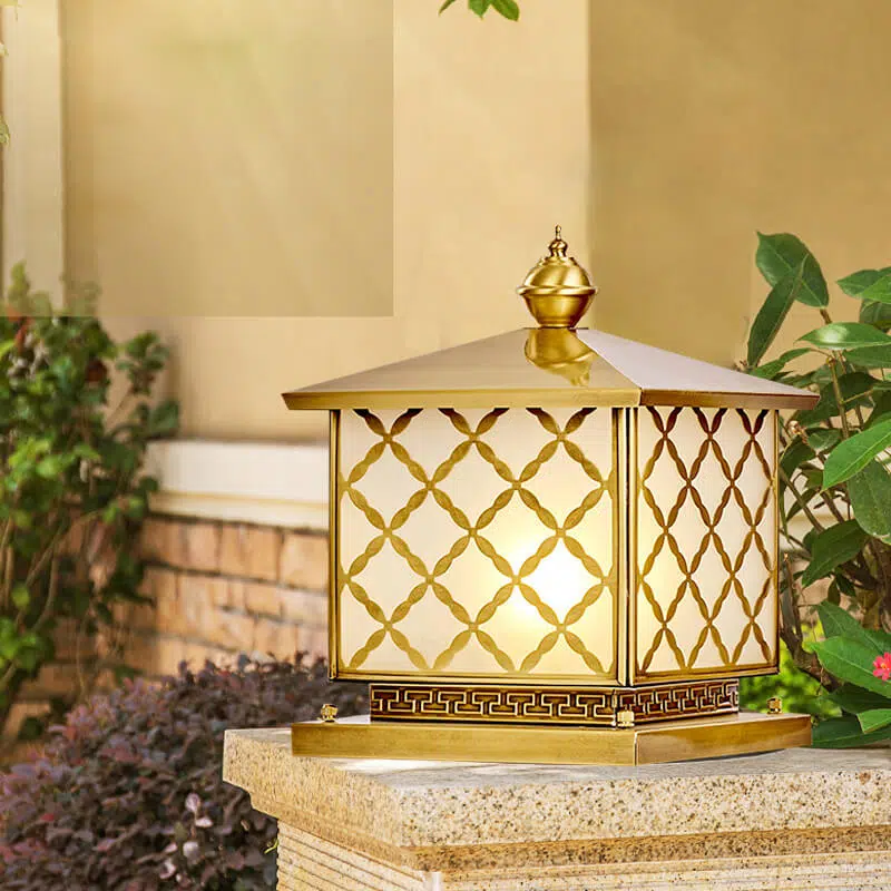 03-c18f3852-d299-4528-946a-b2f009ff8f98.jpg European Retro Luxury Copper Glass 1/2-Light Outdoor Patio Post Head Light - Image 1