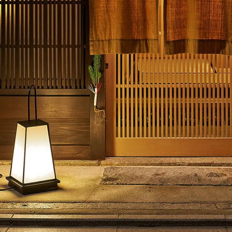 04-4a311ba2-76af-4603-952c-9532ebedbc99.jpg Modern Minimalist Waterproof Solar Trapezoidal Hardware Acrylic 1-Light Landscape Light For Garden - Image 1