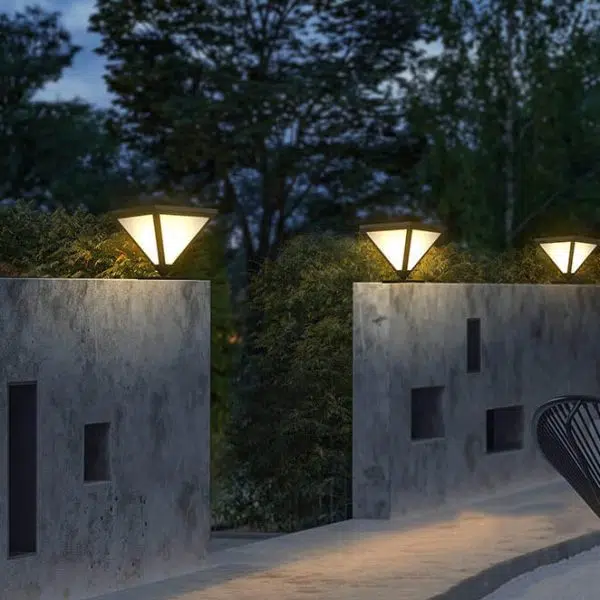 Simple Triangle LED Solar Outdoor Waterproof Lawn Fence Lamp - Image 4
