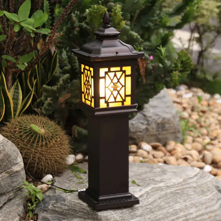 25-be6ca191-53ce-4c10-b4ef-876bbb2f36d0.jpg Traditional Chinese Waterproof Palace Roof Rectangular Pillar Aluminum Glass 1-Light Outdoor Lawn Landscape Light For Garden - Image 1