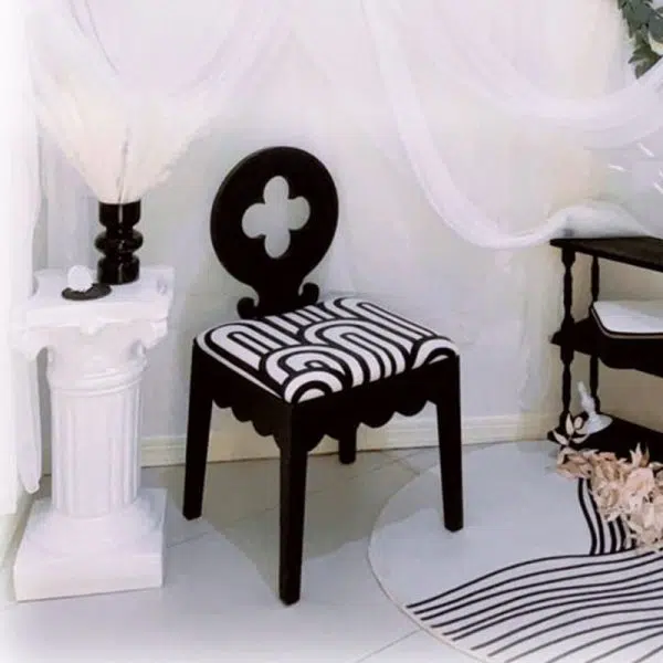 Traditional French Round Clover Backrest Square Upholstered Fabric Wood Vanity Stool For Bedroom - Image 2