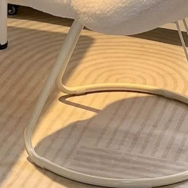 DFM-Chair-FA00963-1.jpg Contemporary Creative Flower Shape Lambswool Carbon Steel Vanity Stool Backrest Armless For Bedroom - Image 6