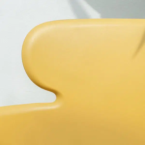 Contemporary Nordic Curved Fabric Upholstered Plastic Accent Chair Backrest Armrest For Living Room - Image 4