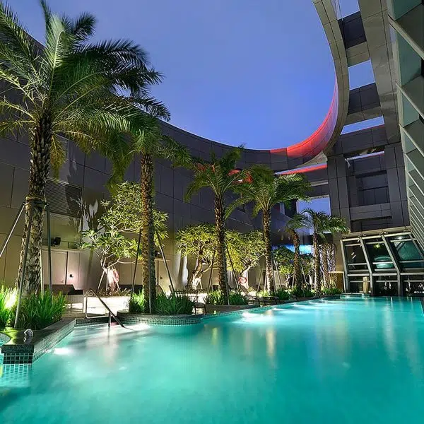 Adjustable LED Underwater Pool Light Durable Landscape Lighting for Outdoor Pools - Image 9