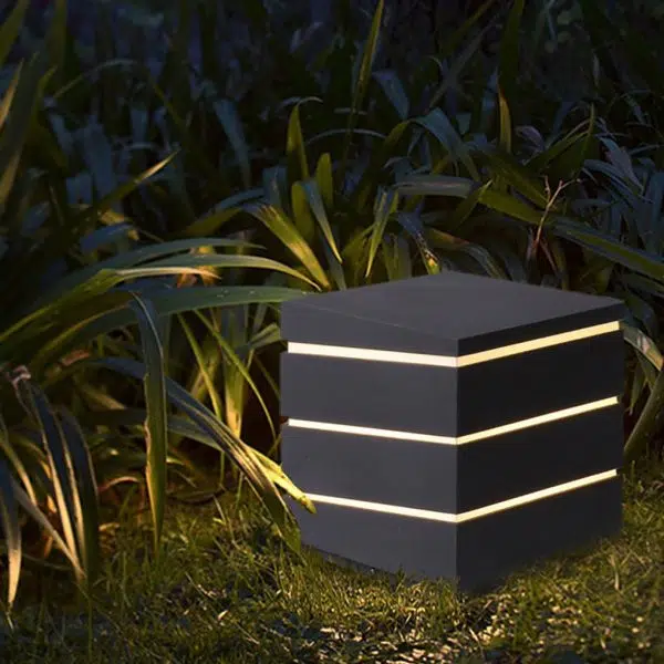 Square Line Decor LED Waterproof IP65 Black Minimalist Outdoor Light - Image 3