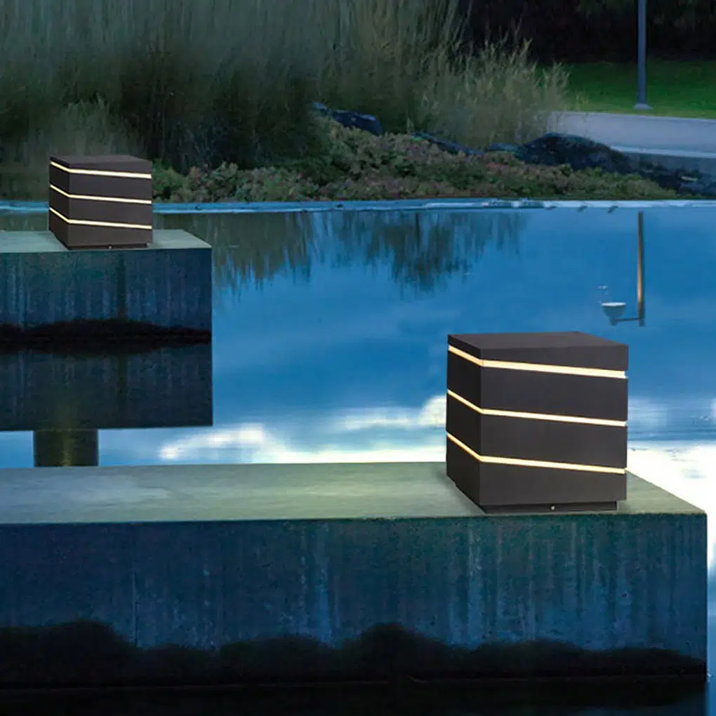 minimalist-led-waterproof-courtyard-landscape-lighting-column-head-lights-785723.jpg Square Line Decor LED Waterproof IP65 Black Minimalist Outdoor Light - Image 1