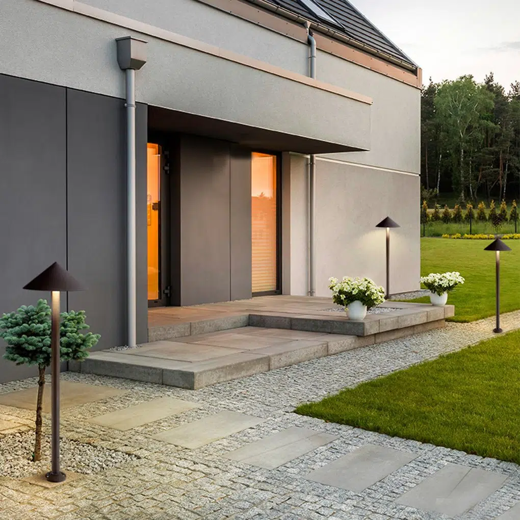 minimalist-modern-waterproof-high-pole-post-light-for-landscape-garden-road-640085.jpg Minimalist Modern Waterproof High Pole Post Light for Landscape Garden Road - Image 1