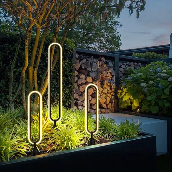 Sleek Black Oval Ring LED Solar Lights Modern Outdoor Minimalist Design - Image 3