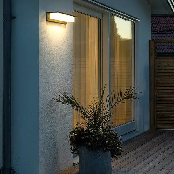 Contemporary Stainless Steel Linear LED Strip Outdoor Wall Light ?Modern, Weatherproof for Garden Villa - Image 5