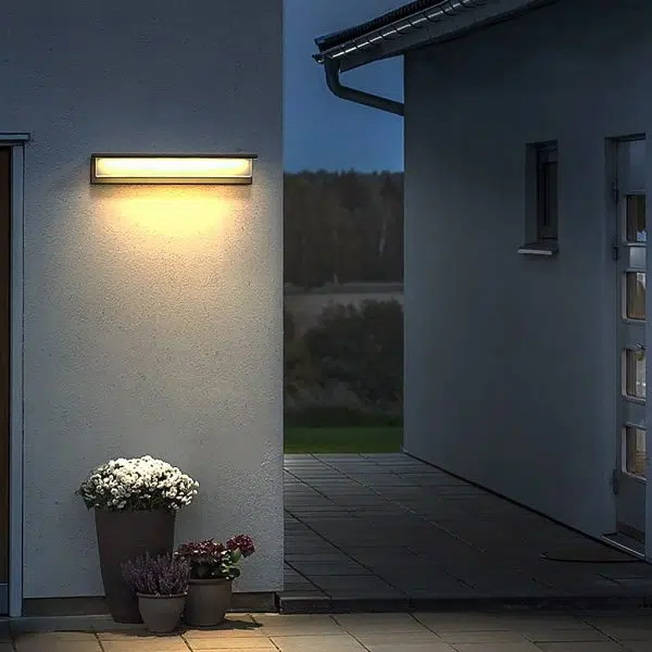 Contemporary Stainless Steel Linear LED Strip Outdoor Wall Light ?Modern, Weatherproof for Garden Villa - Image 4